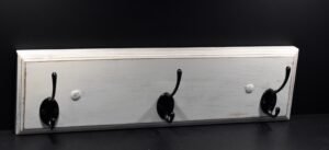 Κρεμάστρα με μεταλλικά άγκιστρα- Λευκό- KRM3-LEUP